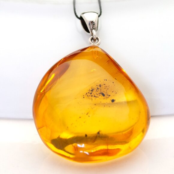 Baltic Amber Pendant with Insect Inclusion, 100% Natural Golden Amber stone 11gr - Picture 2 of 8